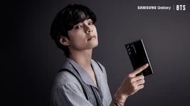 V promoting Samsung Galaxy #1 (September 2020)