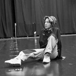 BTS Official on Instagram: "2020.01.21 🇺🇸 #BTS #방탄소년단 #실시간방탄 #BlackSwan #MAP_OF_THE_SOUL_7 🦢" [2020.01.22]