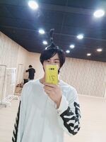 Jin on Weverse: "다녀올게염" [2020.02.19]