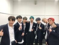 BTS Official on Twitter: "[#오늘의방탄] 뮤직뱅크에서 컴백한 #방탄소년단(#BTS)🥳 컴백 무대에서 1위를 하다니 이 모든건 아미들 덕분! 오 맘맘마 ⸜(*ˊᗜˋ*)⸝ 아미들 오늘도 고맙습니다💜 #작은것들을위한시 #교복소년단" [2019.04.19] #2