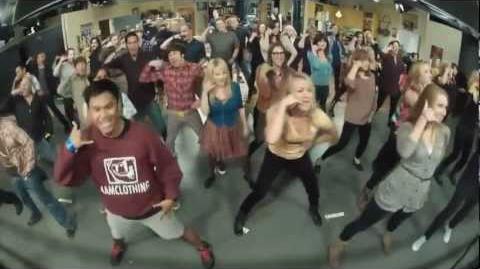 The_Big_Bang_Theory_Flash_mob!_(Full_version_compilation_HD)-2