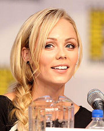 Laura Vandervoort The Bitten Wiki Fandom Laura vandervoort pictures and photos. laura vandervoort the bitten wiki