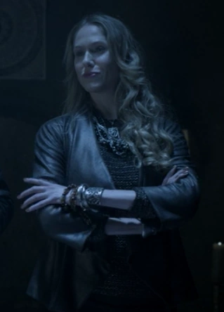 Clara Sullivan | The Bitten Wiki | Fandom