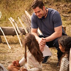 Dallas directs children