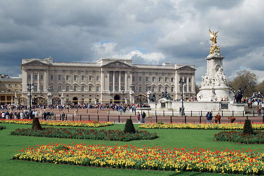 Buckingham Palace The Crown Wiki Fandom