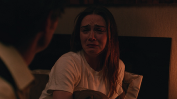 The end of the fucking world S1 E3 Alyssa weint Clive Koch Bett.png (1,19 MB)