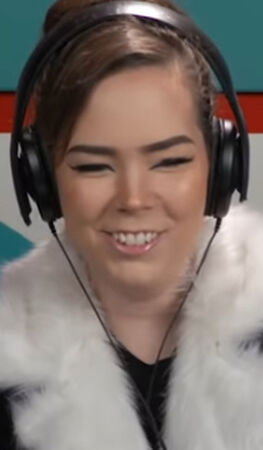 Hannah meloche fluffy jacket hotsell