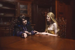 Caelia trying to reach his brother by @cosplay_atticus_hemmo and @sakura_cosplay_art