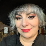 Holly Black 3.jpeg (31 KB)