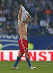 LewisHoltby removingshirt