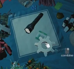 Комбинирование фонарика и батареек