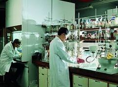 Nha2khoahọc.jpg