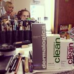 Tweeted by Louisa: "My awesome make up artist on House of Anubis gave me @Dermalogica treats :D Thanks Lin!!!".