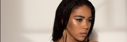 Alexandra's new Twitter header. Follow her at "@AlexShipppp".