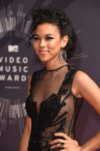 Alexandra Shipp attending the MTV VMA's 2014 red carpet.