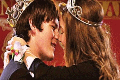 Miranda Cosgrove Flash GIF