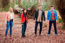 Er-Jake-Davis-Cassie-Roxy-Fitzgerald-And-Erin-Kae-Alexander-Standing-In-The-Woods-House-Of-Anubis-The-Touchstone-Of-Ra-Nickelodeon-UK-Facebook-HoA-SIBUNA