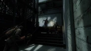 Joel fugge dagli infetti insieme ad Ellie, Henry e Sam