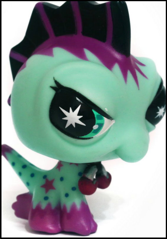 LPS Number 1, Littlest pet shop collector's Wiki