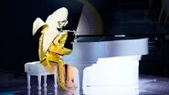 Banana playing piano