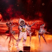 Astronauta during his third performance
