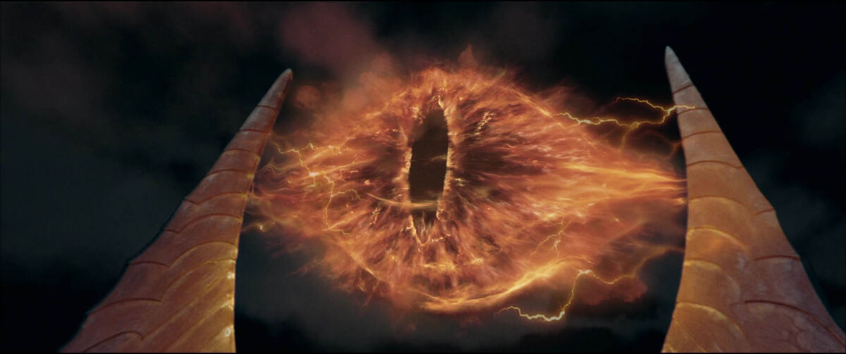 Sauron's Eye visuals changing through the 3 films. : r/lotr