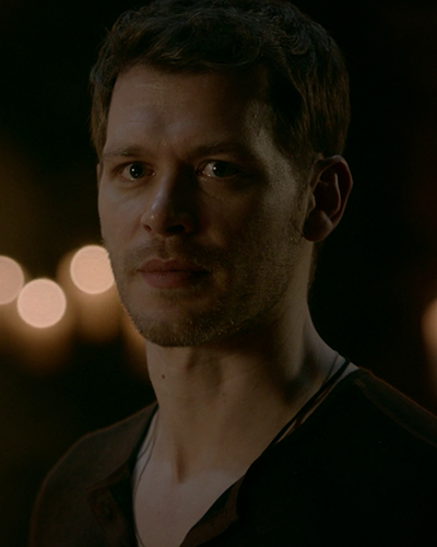 A FILHA PERDIDA DE KLAUS MIKAELSON  Vampire diaries, Klaus mikaelson gif,  Joseph morgan