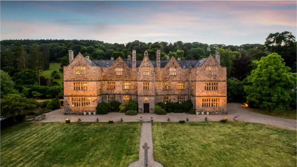 Black Manor The New AU Wiki Fandom