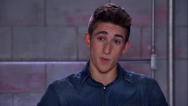 Noah confesses that the duet would be better with Jacquie.