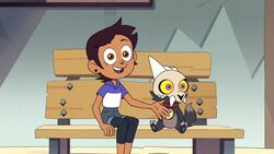 S01E06 Hooty's Moving Hassle - Luz and King on bench.jpg