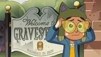 Vee, as Luz, wearing a new disguise.