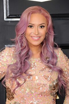 Kaya jones trump shop