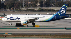 An Alaska Airlines A320 at LAX