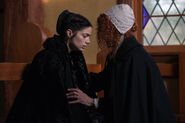 Salem-Promo-Still-S1E06-10-Mary and Rose 04