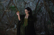 Salem-Promo-Still-S1E13-28-Mary and Malum Woods