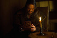 Salem-Promo-Still-S1E04-51-Alden and Malum 01