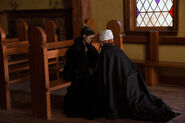 Salem-Promo-Still-S1E06-12-Mary and Rose 06