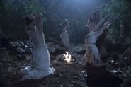 Salem-Promo-Still-S1E05-56-Sabbat-Mercy-Emily-Dollie-Elizabeth 02