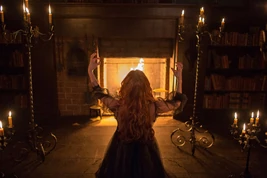 Salem-Promo-Still-S3E10-03-Anne 01