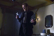 Salem-Promo-Still-S1E04-01-Reverend Lewis Exorcism