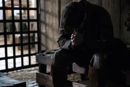 Salem-Promo-Still-S1E03-44-Isaac Walton Jail