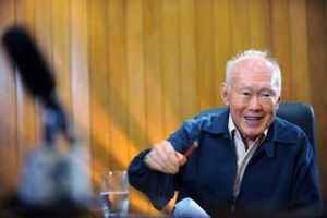 Photo of Minister Mentor Lee Kuan Yew in The Sunday Times, 23 Jan 11"