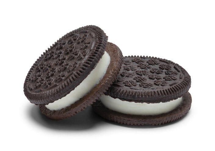 https://static.wikia.nocookie.net/the-snack-encyclopedia/images/2/21/Oreo.jpg/revision/latest/scale-to-width-down/704?cb=20200706040558