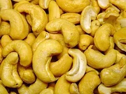 Salted, roasted cashews nuts
