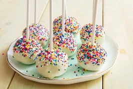 Vanilla cake pops