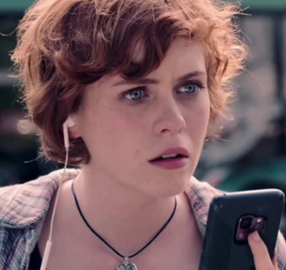 Фотографии беверли. Фотографии беверли. Кристин элиз 90210. Беверли марш. Оно 1990 беверли.