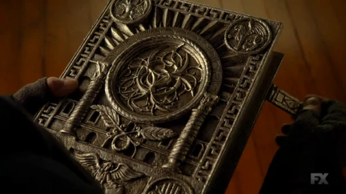 Silver hardcover case with silver clasp