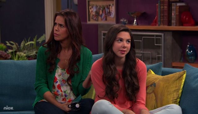 A identidade de Phoebe é revelada, Cena, Os Thundermans