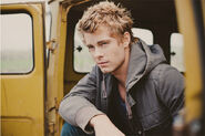 Luke Mitchell 011