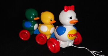 Tomy duck toy sales